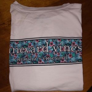 🔥EUC VV UNISEX LS TEE💚